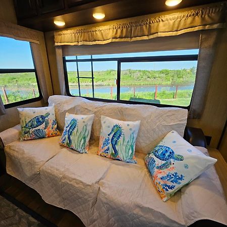 Hailey'S Beach-N-Bay Rv Resort Gilchrist ภายนอก รูปภาพ