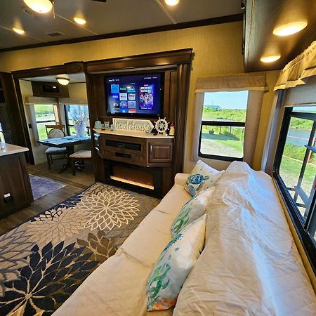 Hailey'S Beach-N-Bay Rv Resort Gilchrist ภายนอก รูปภาพ