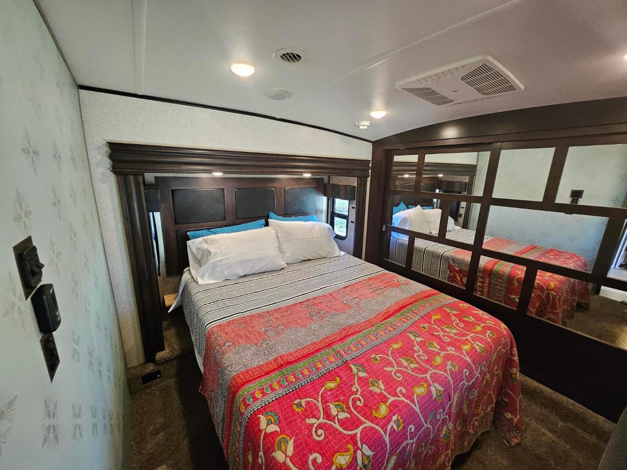Hailey'S Beach-N-Bay Rv Resort Gilchrist ภายนอก รูปภาพ