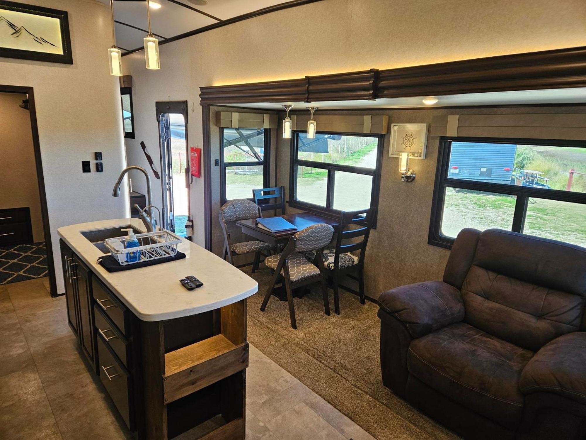 Hailey'S Beach-N-Bay Rv Resort Gilchrist ภายนอก รูปภาพ