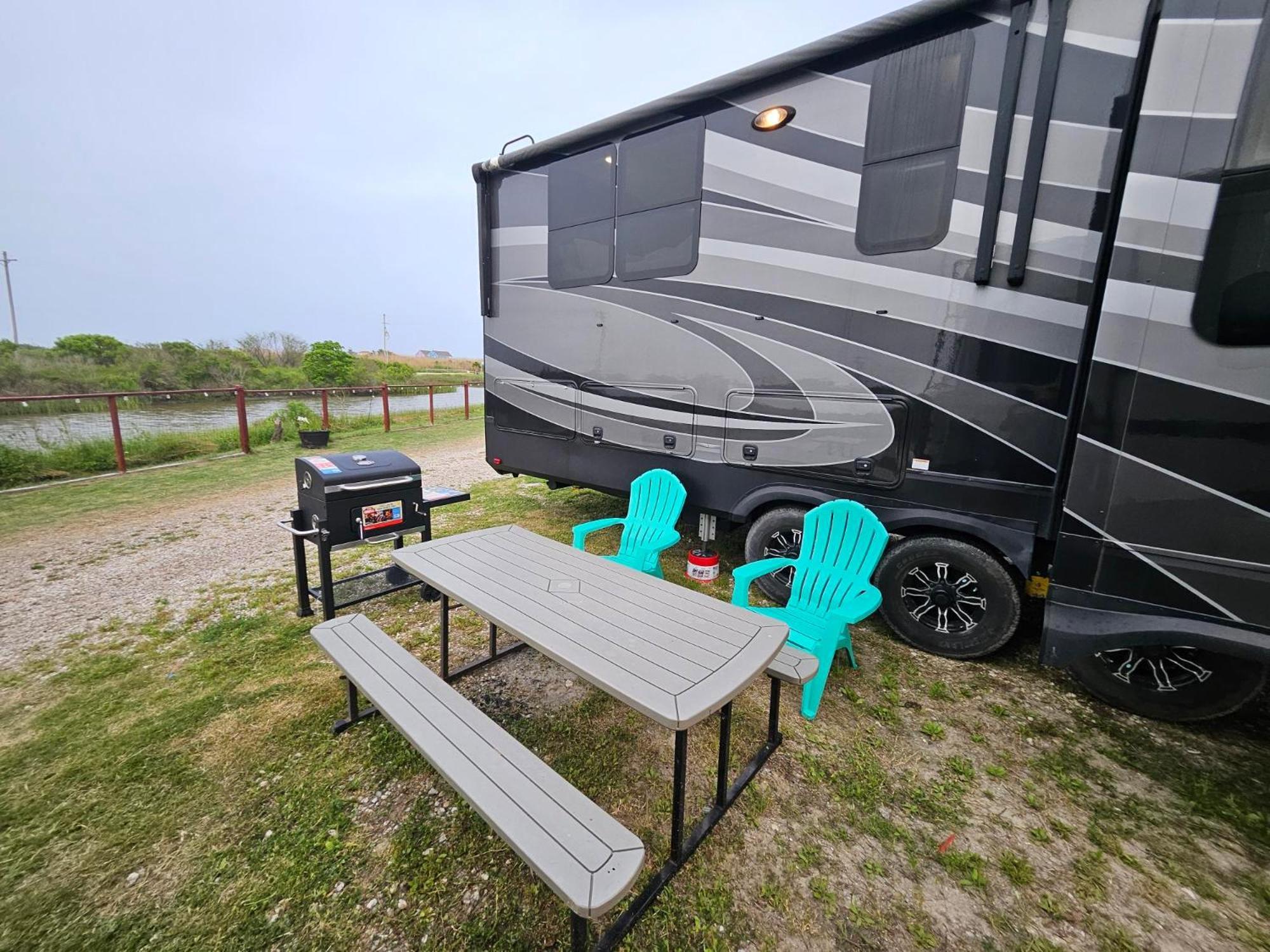 Hailey'S Beach-N-Bay Rv Resort Gilchrist ภายนอก รูปภาพ